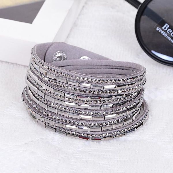 charm bracelets 1 pc/lot 2021 style fashion 6 layer wrap leather bracelet&bangle with crystals couple jewelry for women gift, Golden;silver
charm bracelets 1 pc/lot 2021 style fashion 6 layer wrap leather bracelet&bangle with crystals couple jewelry for women gift, Golden;silver
