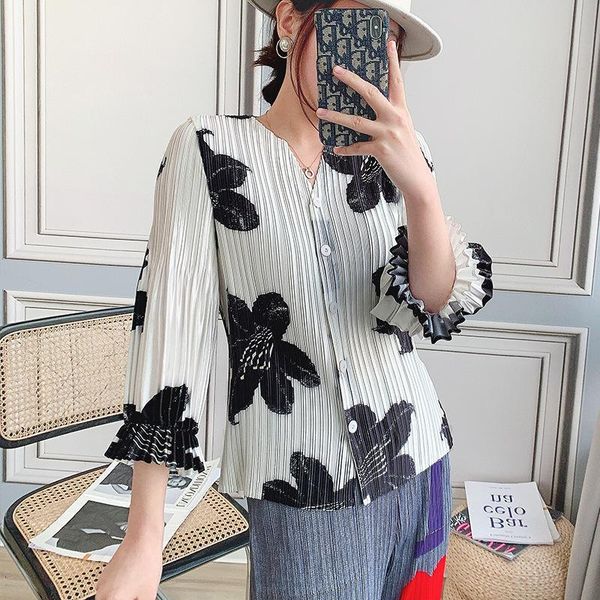 women's t-shirt pleated foreign style wear v-neck flared sleeve temperament spring c5i5, White
women's t-shirt pleated foreign style wear v-neck flared sleeve temperament spring c5i5, White