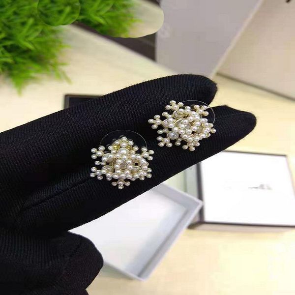 design jewelry new small fragrance flower full pearl fashion temperament s925 silver needle earrings
design jewelry new small fragrance flower full pearl fashion temperament s925 silver needle earrings