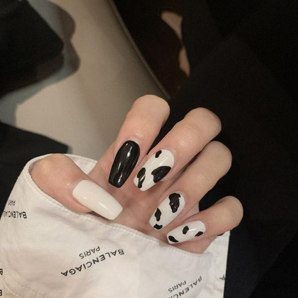 false nails 24pcs with a pattern middle length coffin wearable full cover fake nail tips r4t1, Red;gold
false nails 24pcs with a pattern middle length coffin wearable full cover fake nail tips r4t1, Red;gold