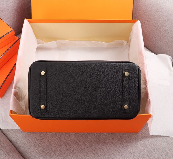 70% off design handbag selling ladies genuine leather high-end handbags fashion designer luxury shoulder bags axtc
70% off design handbag selling ladies genuine leather high-end handbags fashion designer luxury shoulder bags axtc