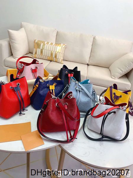 2020 large capacity bucket female 2020 new genuine leather handbag inclined messenger bags woman girls women designer shoulder
2020 large capacity bucket female 2020 new genuine leather handbag inclined messenger bags woman girls women designer shoulder