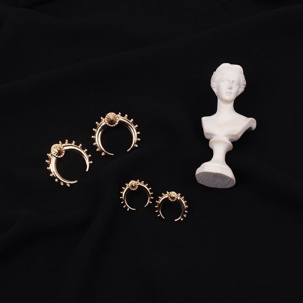 stud selling jewelry in 2021 geometric exaggerated punk metal moon earrings glossy personality crescent, Golden;silver
stud selling jewelry in 2021 geometric exaggerated punk metal moon earrings glossy personality crescent, Golden;silver