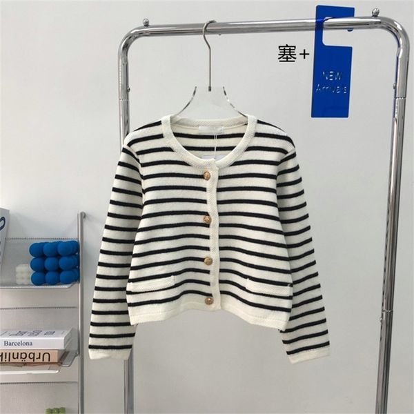 warehouse clothing in the early spring of the new version of simple striped single breasted knitted cardigan women's casual loose long, White;black
warehouse clothing in the early spring of the new version of simple striped single breasted knitted cardigan women's casual loose long, White;black