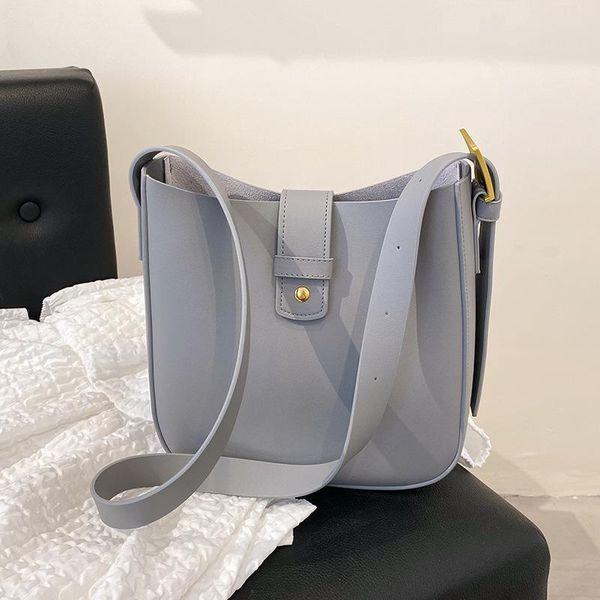 evening bags vintage women's underarm shoulder female crossbody bag 2021 summer luxury pu leather travel brand designer bucket handbag
evening bags vintage women's underarm shoulder female crossbody bag 2021 summer luxury pu leather travel brand designer bucket handbag