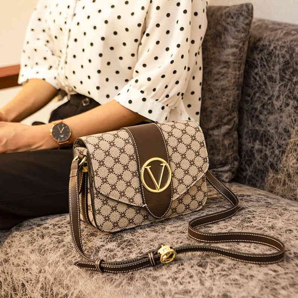 handbag bag women 2021 high capacity messenger fashionable women's versatile atmosphere in autumn and winter, Black;red
handbag bag women 2021 high capacity messenger fashionable women's versatile atmosphere in autumn and winter, Black;red