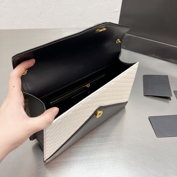 2023 f/w womens designer envelope bags lambskin genuine leather quilted flap messenger adjustable shoulder strap crossbody cosme
2023 f/w womens designer envelope bags lambskin genuine leather quilted flap messenger adjustable shoulder strap crossbody cosme