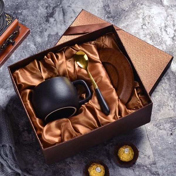 mugs 300ml nordic style coffee cup with spoon saucer kit gift box / ceramic outline in gold drinkware handle mug juice milk water
mugs 300ml nordic style coffee cup with spoon saucer kit gift box / ceramic outline in gold drinkware handle mug juice milk water
