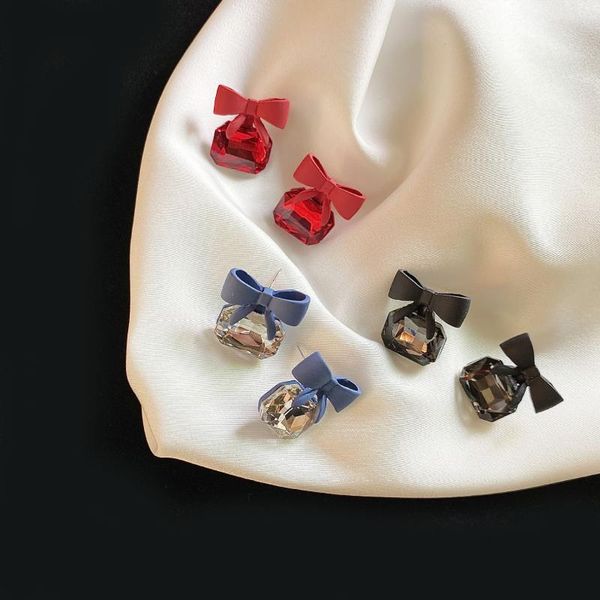 joker korean sweet black bowknot women earrings fashion senior shiny crystal geometric square stud jewelry dangle & chandelier, Silver
joker korean sweet black bowknot women earrings fashion senior shiny crystal geometric square stud jewelry dangle & chandelier, Silver