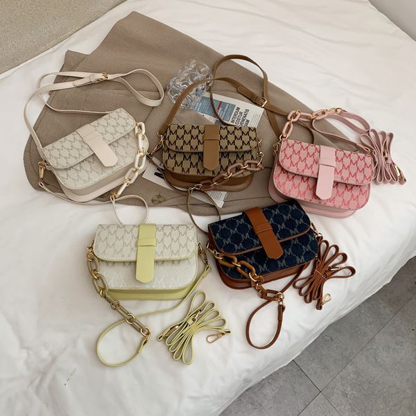 handbag fashion bag women's 2021 simple foreign chain saddle messenger single shoulder
handbag fashion bag women's 2021 simple foreign chain saddle messenger single shoulder