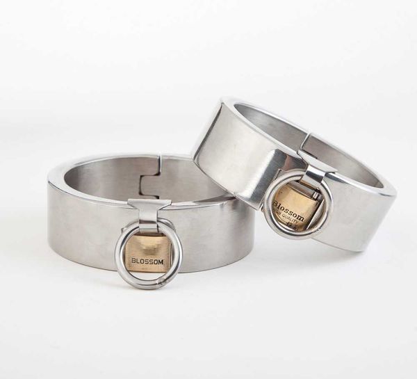 stainless steel lock cuff metal handcuffs and shackles oval cuffs women bracelets bangles men cuffs lockable bracelets q0720, Black
stainless steel lock cuff metal handcuffs and shackles oval cuffs women bracelets bangles men cuffs lockable bracelets q0720, Black