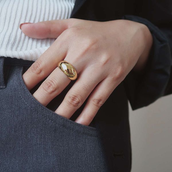 with jade jewelry wide and narrow arc ring, women's titanium steel gold plated creative fashion trendy bright ring, Black 
with jade jewelry wide and narrow arc ring, women's titanium steel gold plated creative fashion trendy bright ring, Black