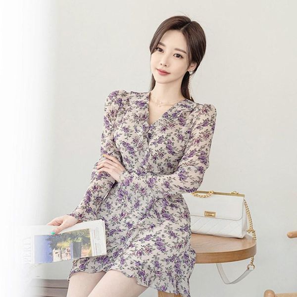 casual dresses fashion fuffles print mini dress women elegant long flare sleeve v-neck 2021 autumn, Black;gray
casual dresses fashion fuffles print mini dress women elegant long flare sleeve v-neck 2021 autumn, Black;gray