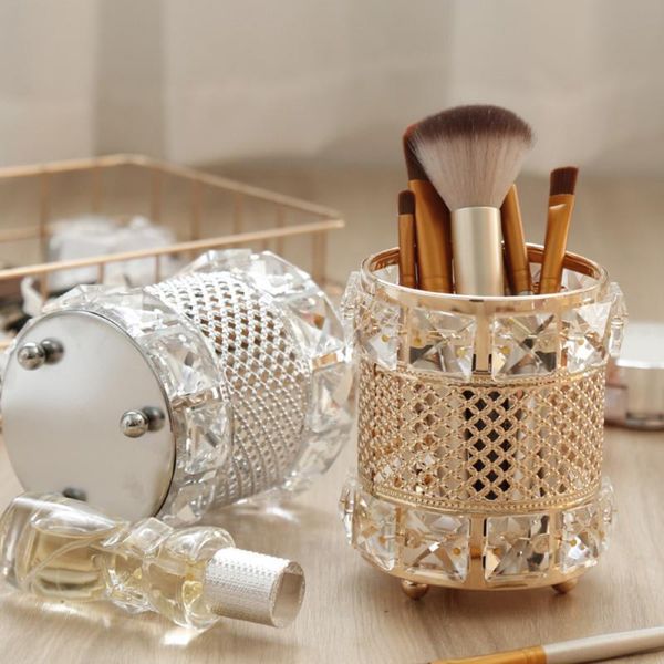 nordic light luxury crystal makeup brush storage tube finishing rack silver gold style exquisite 2021 boxes & bins
nordic light luxury crystal makeup brush storage tube finishing rack silver gold style exquisite 2021 boxes & bins