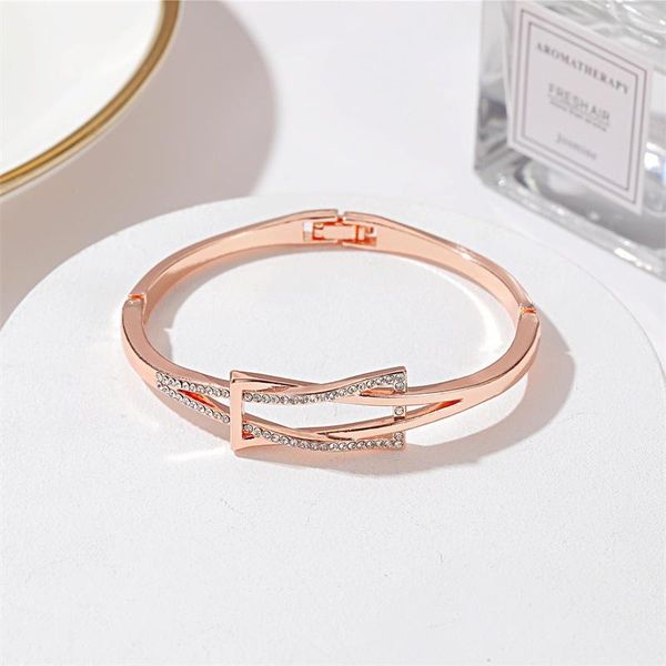 bangle temperament geometric cross bracelet knotted design sense simple commute inlaid zircon, Black
bangle temperament geometric cross bracelet knotted design sense simple commute inlaid zircon, Black