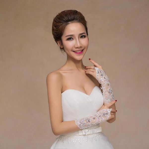 bridal gloves 2021 fingerless white lace appliques wedding fast luva de noiva accessories
bridal gloves 2021 fingerless white lace appliques wedding fast luva de noiva accessories