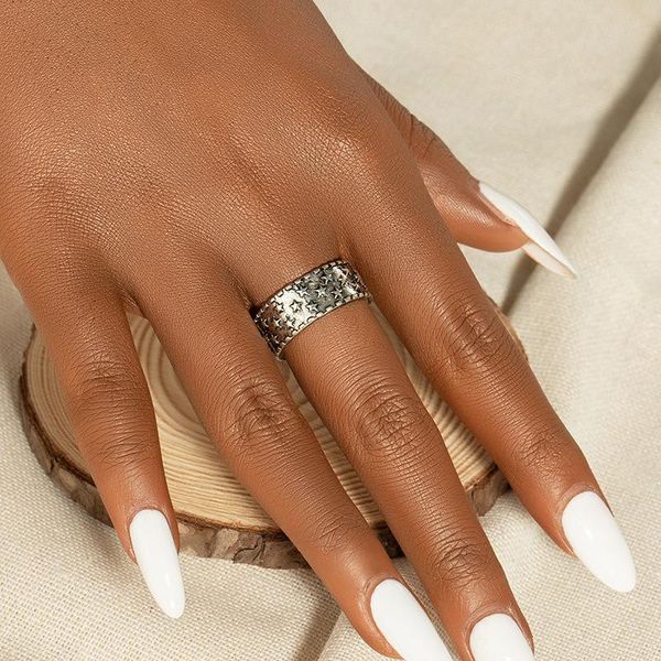 wedding rings aomu 2021 design chic star pattern geometric round metal ring women fashion for female finger jewelry gifts, Slivery;golden
wedding rings aomu 2021 design chic star pattern geometric round metal ring women fashion for female finger jewelry gifts, Slivery;golden