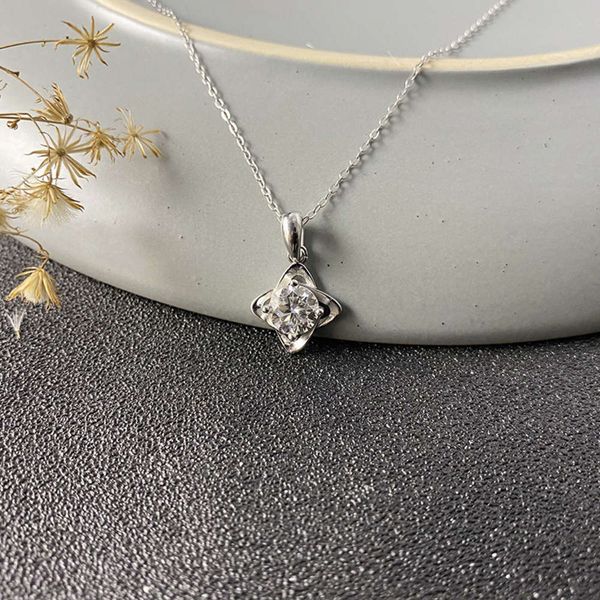 korean jewelry s925 silver lucky clover pendant fashion morsang stone clavicle necklace women's classic one carat, Black
korean jewelry s925 silver lucky clover pendant fashion morsang stone clavicle necklace women's classic one carat, Black