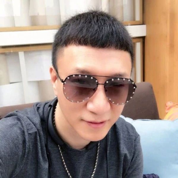 round face female star style personality sun honglei same excellent glasses sunglasses chaowang hongya 3345, White;black
round face female star style personality sun honglei same excellent glasses sunglasses chaowang hongya 3345, White;black