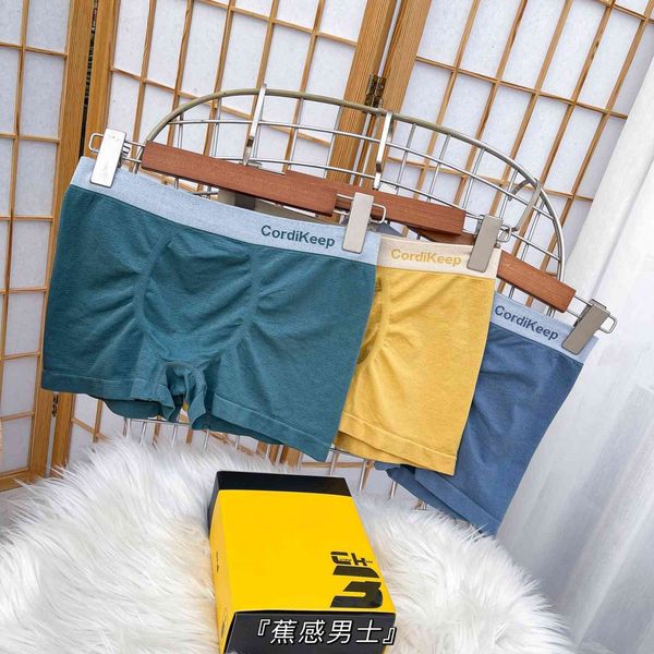 three pairs of seamless men's underwear with banana feeling, color contrast, breathable, comfortable, simple and fashionable high elast, Black;white
three pairs of seamless men's underwear with banana feeling, color contrast, breathable, comfortable, simple and fashionable high elast, Black;white