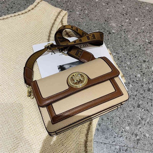 2022 factory wholesale female autumn single shoulder messenger bag fashion korean version simple and versatile super bag
2022 factory wholesale female autumn single shoulder messenger bag fashion korean version simple and versatile super bag