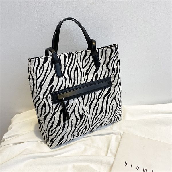 large capacity tote bag womens summer printing graffiti style one shoulder handbag purses
large capacity tote bag womens summer printing graffiti style one shoulder handbag purses