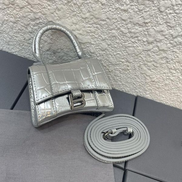 evening bags women's genuine leather b- type buckle mini small fashion crocodile texture design shoulder bag 2021
evening bags women's genuine leather b- type buckle mini small fashion crocodile texture design shoulder bag 2021