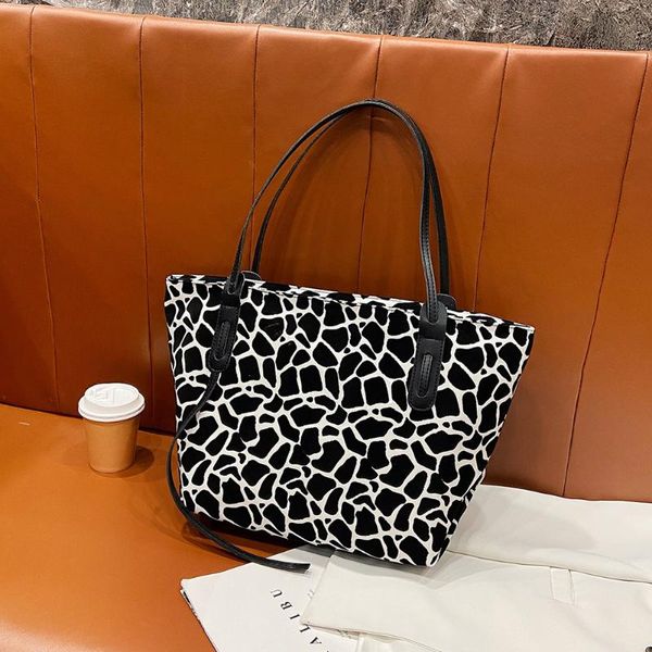 casual shoulder bags women large capacity tote fashion print street handbag lint simple zipper daily vintage shopping bag
casual shoulder bags women large capacity tote fashion print street handbag lint simple zipper daily vintage shopping bag