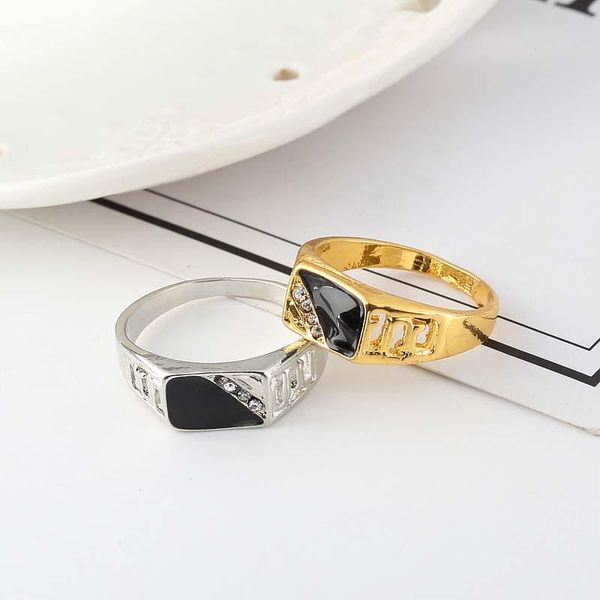 wedding rings 2021 jewelry inlaid zircon triangle dripping oil men's alloy geometric european and american simple personality ring, Slivery;golden
wedding rings 2021 jewelry inlaid zircon triangle dripping oil men's alloy geometric european and american simple personality ring, Slivery;golden