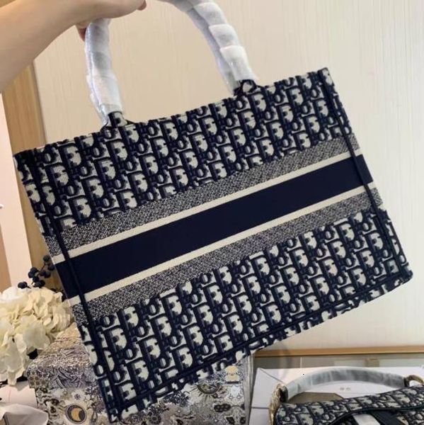 2021 christian summer python pattern tote dio fashion shoulder bag for women luxury designer brand female handbags cd crossbody hipping, Black
2021 christian summer python pattern tote dio fashion shoulder bag for women luxury designer brand female handbags cd crossbody hipping, Black