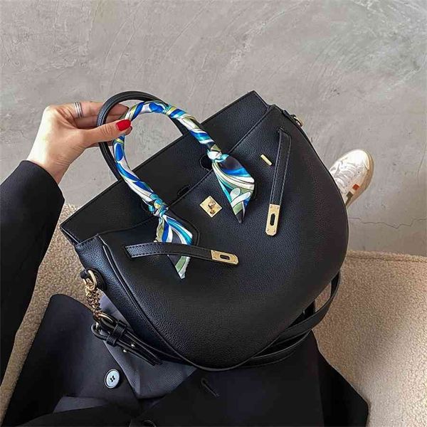 french niche design women's 2021 new net red versatile ins shoulder fashion hand bag
french niche design women's 2021 new net red versatile ins shoulder fashion hand bag
