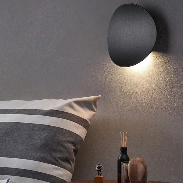simple and light luxury minimalist wall lamp soft natural nordic living room background brushed aluminum
simple and light luxury minimalist wall lamp soft natural nordic living room background brushed aluminum