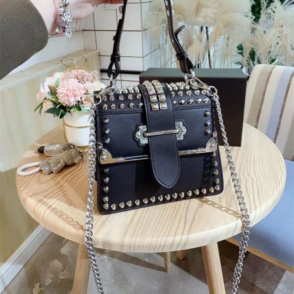 high-end shoulder bags cross body handbags designer luxury bag crossbody wallet new trend silver chain fashion brand rivet decoration with o
high-end shoulder bags cross body handbags designer luxury bag crossbody wallet new trend silver chain fashion brand rivet decoration with o