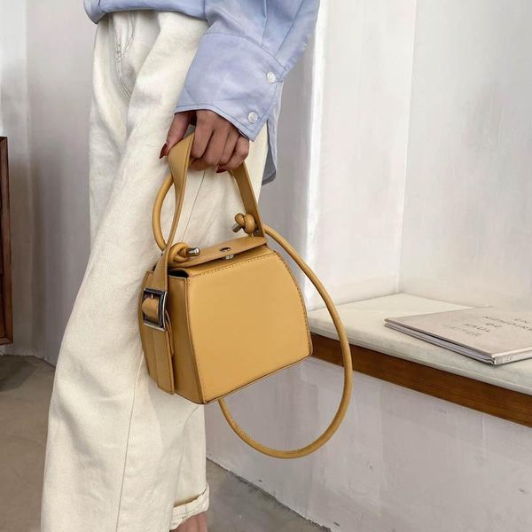 evening bags box design solid color pu leather mini crossbody bag for women 2021 female brand shoulder handbags and purses fashion totes
evening bags box design solid color pu leather mini crossbody bag for women 2021 female brand shoulder handbags and purses fashion totes