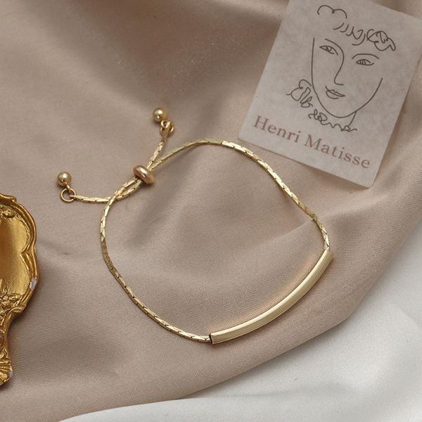 charm bracelets 2021 luxury gold color chain classic bracelet for women lady elegant hand trend jewelry wrist, Golden;silver
charm bracelets 2021 luxury gold color chain classic bracelet for women lady elegant hand trend jewelry wrist, Golden;silver