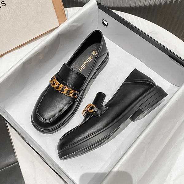 dress shoes 2021 spring and autumn fashion women's leather heel black metal design single shoe loafers large size 41-44
dress shoes 2021 spring and autumn fashion women's leather heel black metal design single shoe loafers large size 41-44