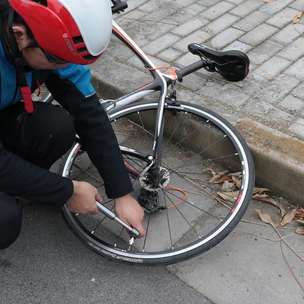 bike pumps portable mini bicycle pump hand tire air inflator 160 psi high pressure biking portable dustproof cycling parts for wheel up
bike pumps portable mini bicycle pump hand tire air inflator 160 psi high pressure biking portable dustproof cycling parts for wheel up
