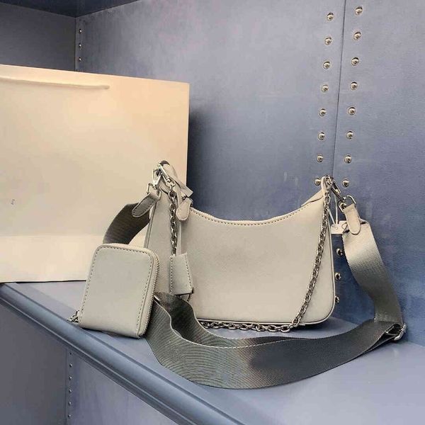 design hand 2021 ladies 5 colors nylon fashion trend three-in-one shoulder messenger underarm bag
design hand 2021 ladies 5 colors nylon fashion trend three-in-one shoulder messenger underarm bag