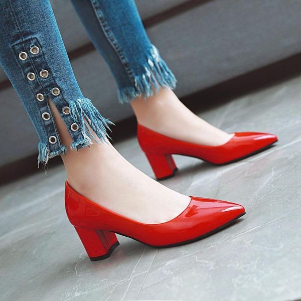 dress shoes 2021 fashion pointy patent leather versatile solid korean thick heel elegant women's single shoe commuting temperament, Black
dress shoes 2021 fashion pointy patent leather versatile solid korean thick heel elegant women's single shoe commuting temperament, Black