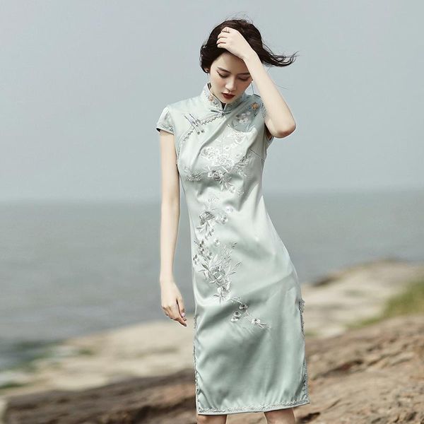 in 2021, the long cheongsam young girl with improved chinese wind restoring ancient ways dress daily autumn outfit ethnic clothing, Red
in 2021, the long cheongsam young girl with improved chinese wind restoring ancient ways dress daily autumn outfit ethnic clothing, Red