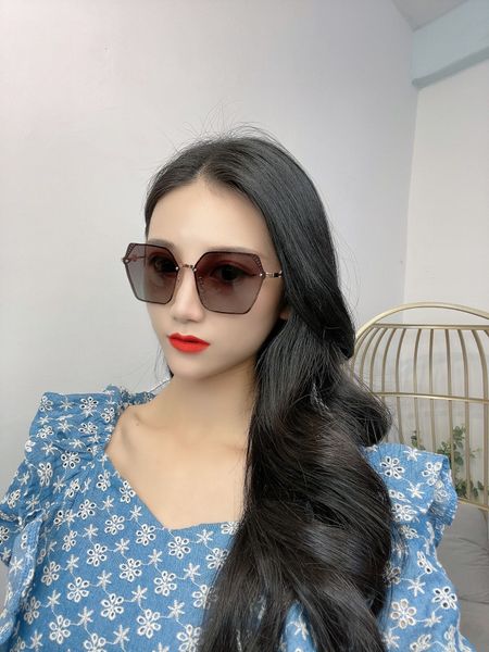 designer sunglasses men women eyeglasses outdoor shades pc frame polarized uv400 lady sun glasses mirror with box, White;black
designer sunglasses men women eyeglasses outdoor shades pc frame polarized uv400 lady sun glasses mirror with box, White;black