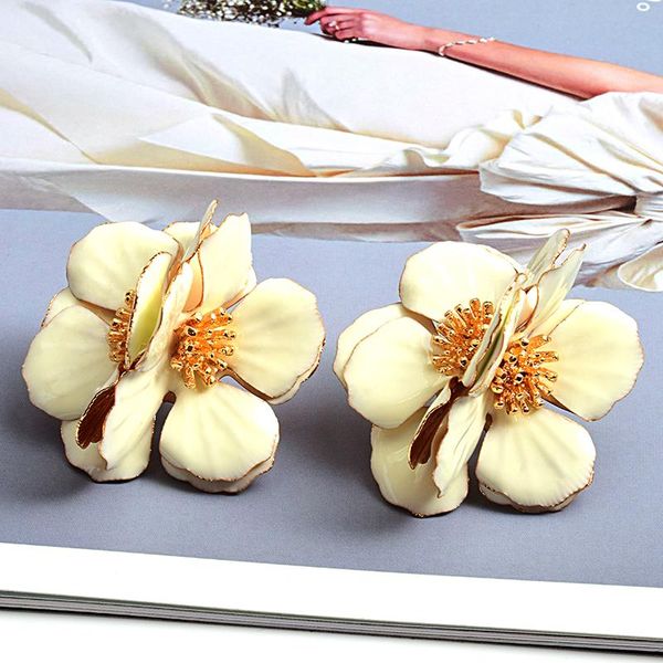 stud elegant summer flower shaped big earrings for women girls sweet korean party romantic jewelry, Golden;silver
stud elegant summer flower shaped big earrings for women girls sweet korean party romantic jewelry, Golden;silver