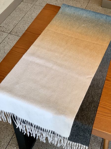 temperament scarves autumn and winter gradient cashmere scarf women korean edition long warm two-sided versatile shawl female students, Blue;gray
temperament scarves autumn and winter gradient cashmere scarf women korean edition long warm two-sided versatile shawl female students, Blue;gray