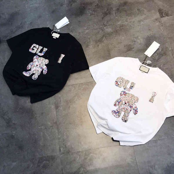 2022 factory wholesale new gu + summer leisure cotton half fashion men's and women's loose t-shirt floral bear print short sleeve, White
2022 factory wholesale new gu + summer leisure cotton half fashion men's and women's loose t-shirt floral bear print short sleeve, White