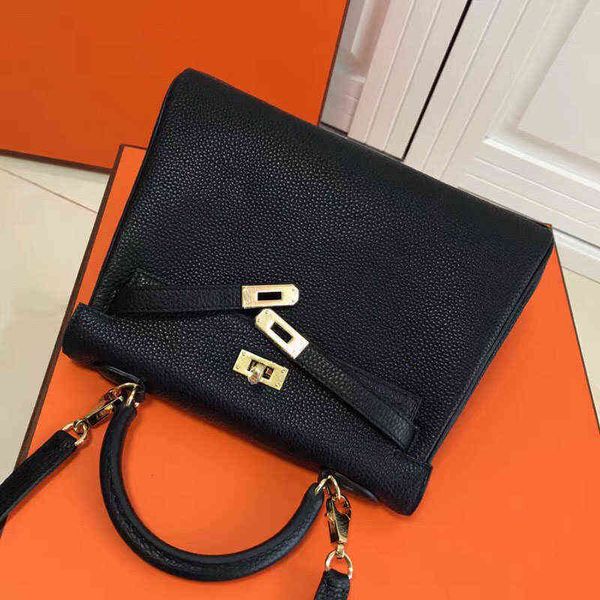 factory wholesale classic totes shoulder bags with lock women lady golden hardware cowhide genuine leather fashion handbag 25cm 28cm 32cm
factory wholesale classic totes shoulder bags with lock women lady golden hardware cowhide genuine leather fashion handbag 25cm 28cm 32cm