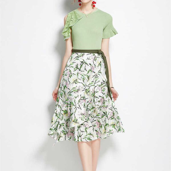 perhaps u o-neck asymmetrical short sleeves lace hollow knit blouse & ruffle floral print dress two-piece set suit t3029 210529, White
perhaps u o-neck asymmetrical short sleeves lace hollow knit blouse & ruffle floral print dress two-piece set suit t3029 210529, White
