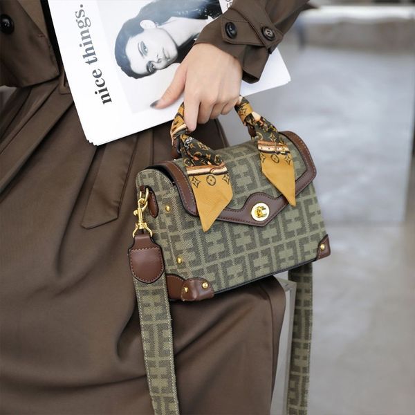 2022 factory wholesale new women's foreign style trend versatile fashion classic one shoulder messenger small square handbag h47p
2022 factory wholesale new women's foreign style trend versatile fashion classic one shoulder messenger small square handbag h47p