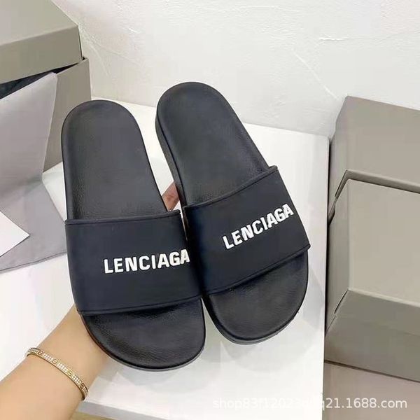 slippers 2021 new slippers b family paris walk show one line beach slippers couple style mother sandals zly {category}, Black
slippers 2021 new slippers b family paris walk show one line beach slippers couple style mother sandals zly {category}, Black