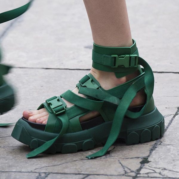 dress shoes women's high sandals women 2021 summer genuine leather casual buckle wedge platform for woman sandal, Black
dress shoes women's high sandals women 2021 summer genuine leather casual buckle wedge platform for woman sandal, Black