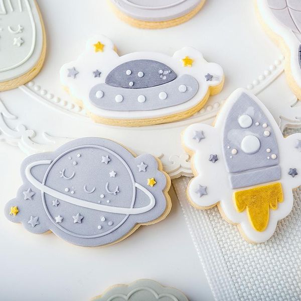 baking moulds spaceship planet embossed mold cake cookie fondant stamp acrylic cloud star sugarcraft embosser decoration tools
baking moulds spaceship planet embossed mold cake cookie fondant stamp acrylic cloud star sugarcraft embosser decoration tools